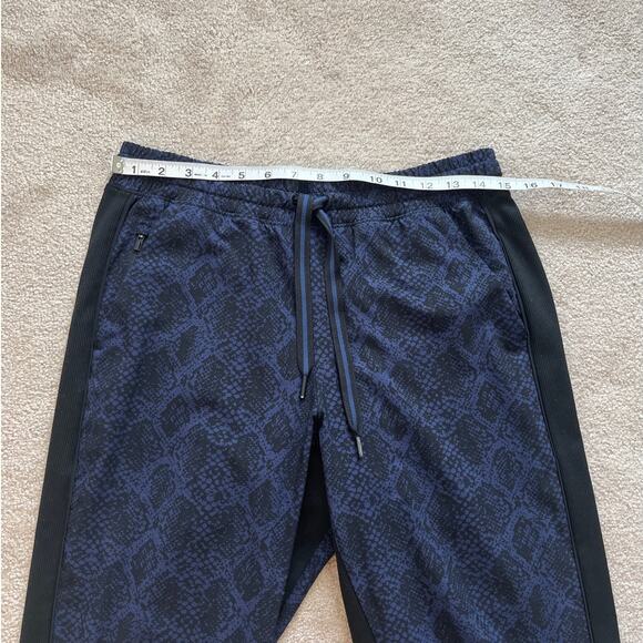 Athleta Brooklyn Joggers Navy Blue Python Snake Print Size 6 Pull-On Athleisure - Picture 7 of 9